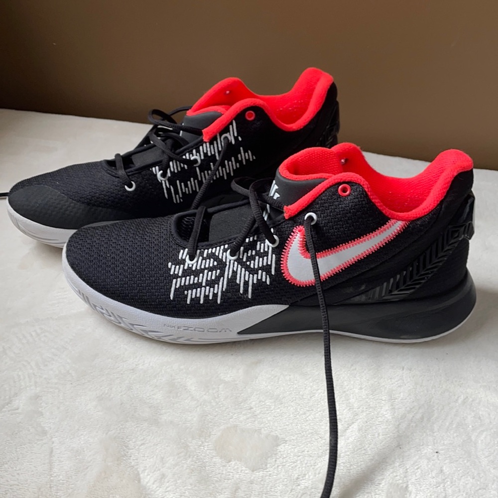 Nike Zoom Kyrie Irving Sneakers Size 10